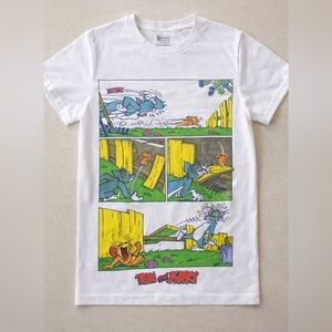 T-Shirt + Shorts Tom & Jerry Graphic – Adult Small 🐭🐱